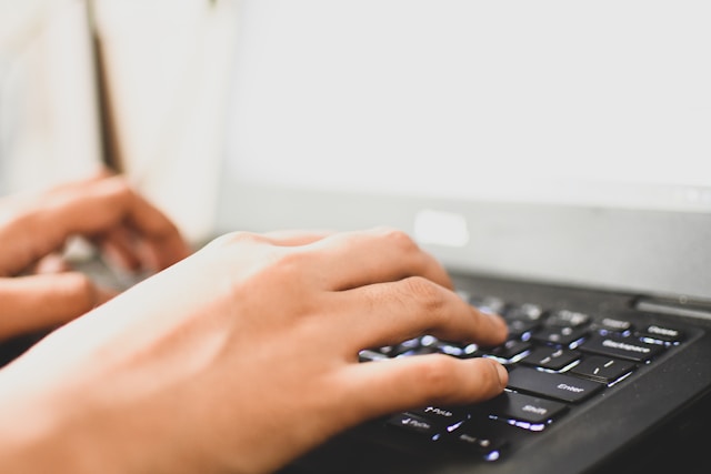The Pros and Cons of Link Insertion for SEO Agencies and Businesses